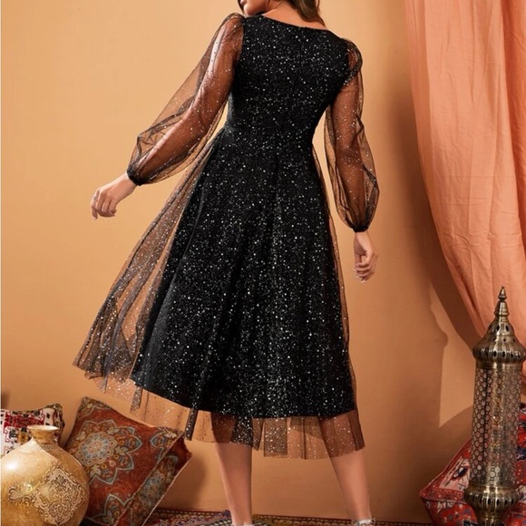 Luxe lantern sleeve mesh dress - Picture 2 of 5